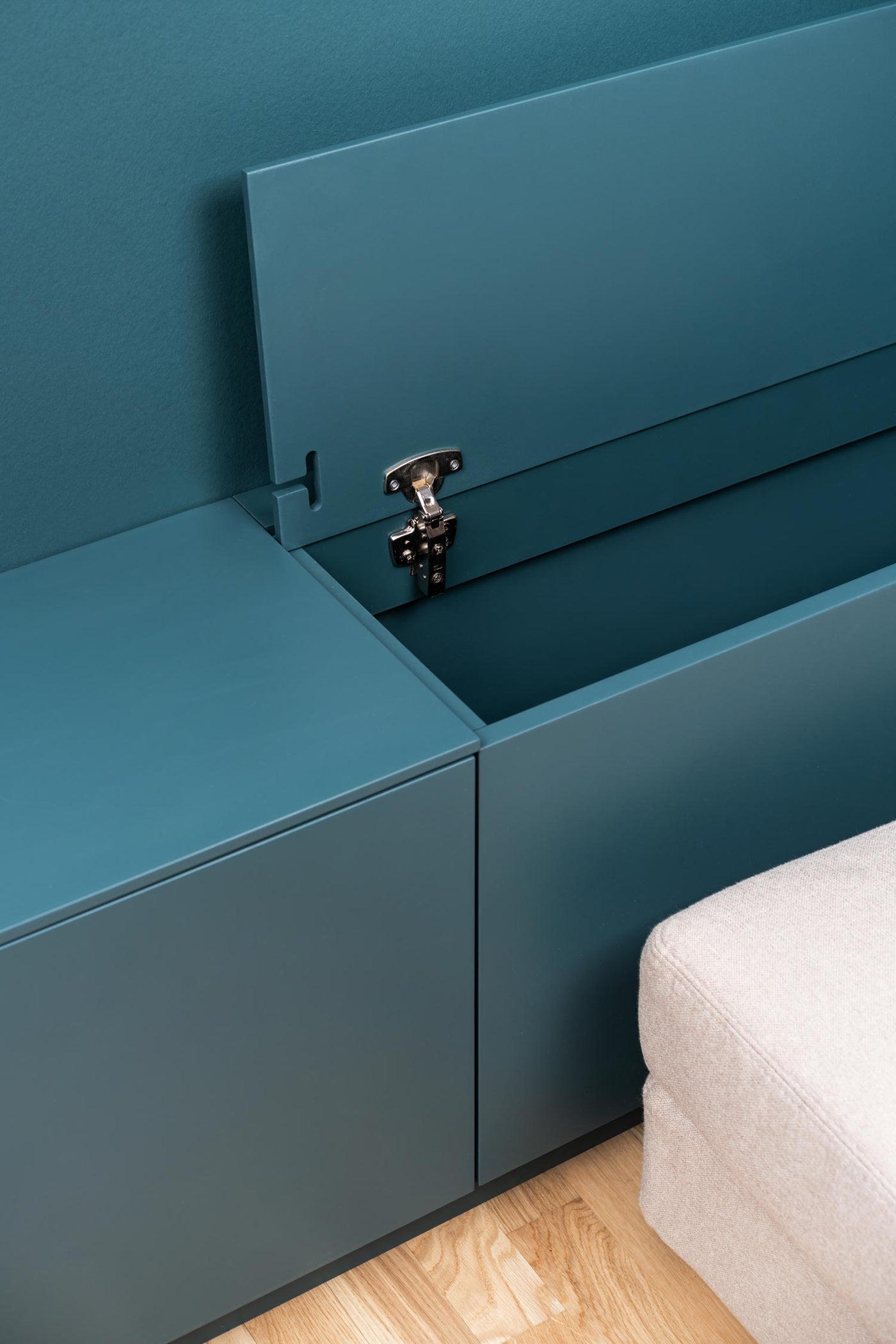 Seamless Curve: Das Sideboard als Skulptur der Symmetrie