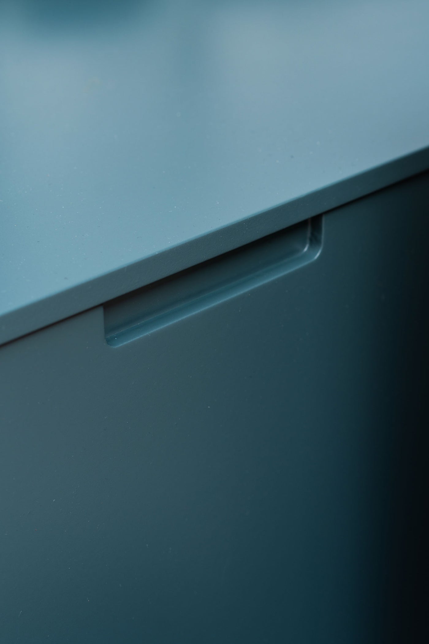 Seamless Curve: Das Sideboard als Skulptur der Symmetrie